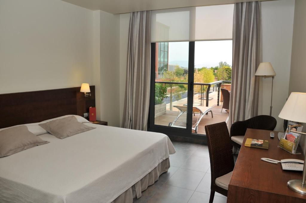 Hotel Barcelona Golf Resort 4 Sup Sant Esteve Sesrovires Rom bilde